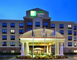 Holiday Inn Express and Suites La Place Genel