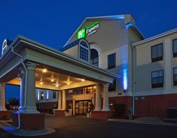 Holiday Inn Express and Suites Laurinburg Genel