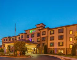 Holiday Inn Express and Suites Lexington NW The Vi Genel