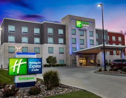 Holiday Inn Express and Suites Litchfield West Genel