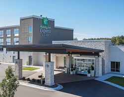 Holiday Inn Express and Suites Ludington Genel