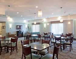 Holiday Inn Express and Suites Meriden Genel