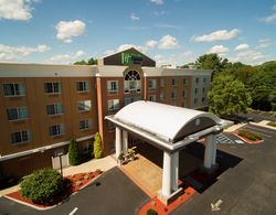 Holiday Inn Express and Suites Middleboro Raynham Genel