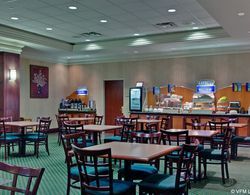 Holiday Inn Express and Suites Milton Genel
