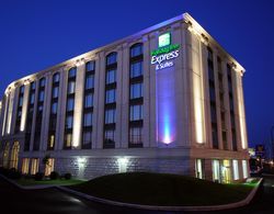 Holiday Inn Express and Suites Montreal Airport Genel