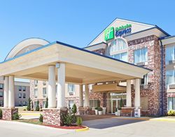 Holiday Inn Express and Suites Mountain Home Genel