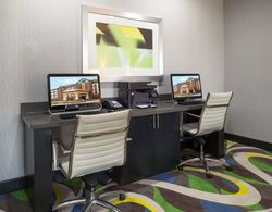 Holiday Inn Express and Suites Norman Genel