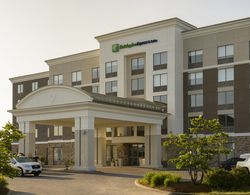 Holiday Inn Express and Suites North Bay Genel