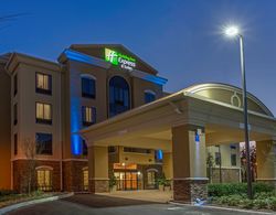 Holiday Inn Express and Suites Orlando East UCF Ar Genel