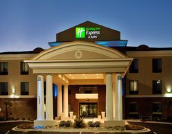 Holiday Inn Express and Suites Picayune Stennis Sp Genel