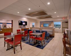 Holiday Inn Express and Suites Pigeon Forge Sevier Yeme / İçme