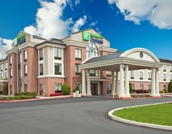 Holiday Inn Express and Suites Quakertown Genel