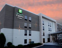 Holiday Inn Express and Suites Research Triangle P Genel