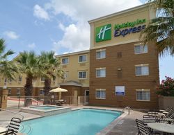 Holiday Inn Express and Suites San Antonio Airport Havuz
