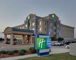 Holiday Inn Express and Suites San Antonio Brooks Genel