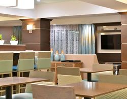 Holiday Inn Express and Suites Schulenburg Yeme / İçme