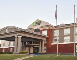 Holiday Inn Express and Suites Selma Genel