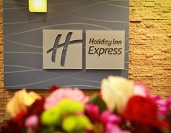 Holiday Inn Express and Suites West Chester Genel