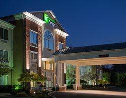 Holiday Inn Express and Suites Youngstown N Warren Genel