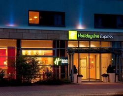 Holiday Inn Express Birmingham Star City Genel