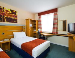 Holiday Inn Express Cardiff Bay Genel
