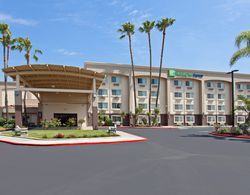 Holiday Inn Express Colton Genel
