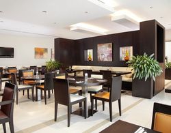 Holiday Inn Express Dubai- Safa Park Genel