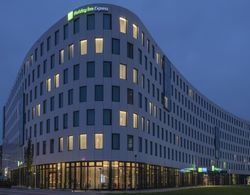 Holiday Inn Express Düsseldorf – Hauptbahnhof, an IHG Hotel Dış Mekan