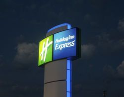 Holiday Inn Express Hickory - Hickory Mart Genel