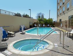 Holiday Inn Express Hotel&Suites Pasadena Havuz