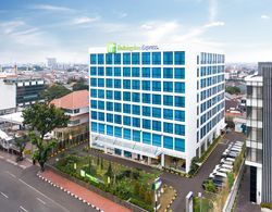 Holiday Inn Express Jakarta Matraman Genel