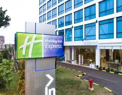 Holiday Inn Express Jakarta Matraman Genel