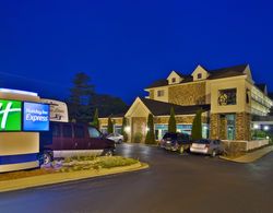 Holiday Inn Express Mackinaw City Genel
