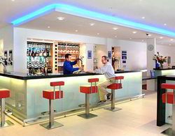 Holiday Inn Express Newcastle City Centre Bar