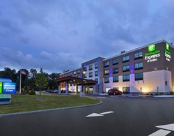 HOLIDAY INN EXPRESS PAINESVILLE CONCORD Genel