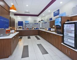 HOLIDAY INN EXPRESS PAINESVILLE CONCORD Yeme / İçme