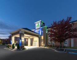 Holiday Inn Express Prince Frederick Genel