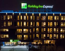 Holiday Inn Express Shanghai Pujiang Genel