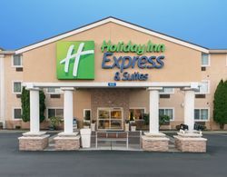 Holiday Inn Express Hotel & Suites Burlington Genel