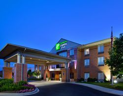 Holiday Inn Express & Suites Dayton-Centerville Genel