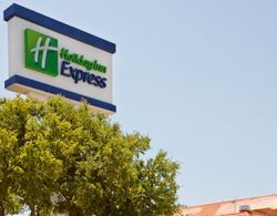 Holiday Inn Express Hotel & Suites DFW North Genel