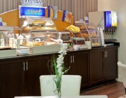 Holiday Inn Express & Suites Dover Yeme / İçme