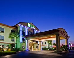 Holiday Inn Express Suites Live Oak Genel