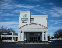 Holiday Inn Express & Suites Milford Genel
