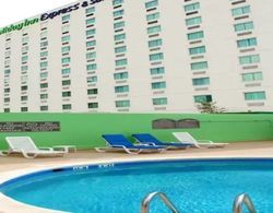 Holiday Inn Express Hotel & Suites Monterrey Aerop Havuz