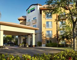 Holiday Inn Express & Suites Naples Downtown Genel