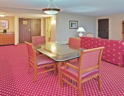 Holiday Inn Express Hotel & Suites Genel