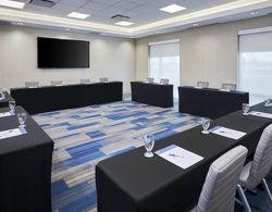 Holiday Inn Express & Suites Windsor East - Lakeshore, an IHG Hotel Genel