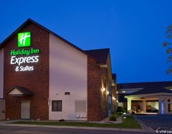Holiday Inn Express Watertown Genel
