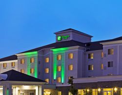 Holiday Inn & Suites Bloomington-Airport Genel